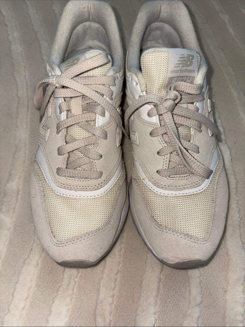 New Balance Women's Beige and White Casual Sneakers - Picture 8 of 10